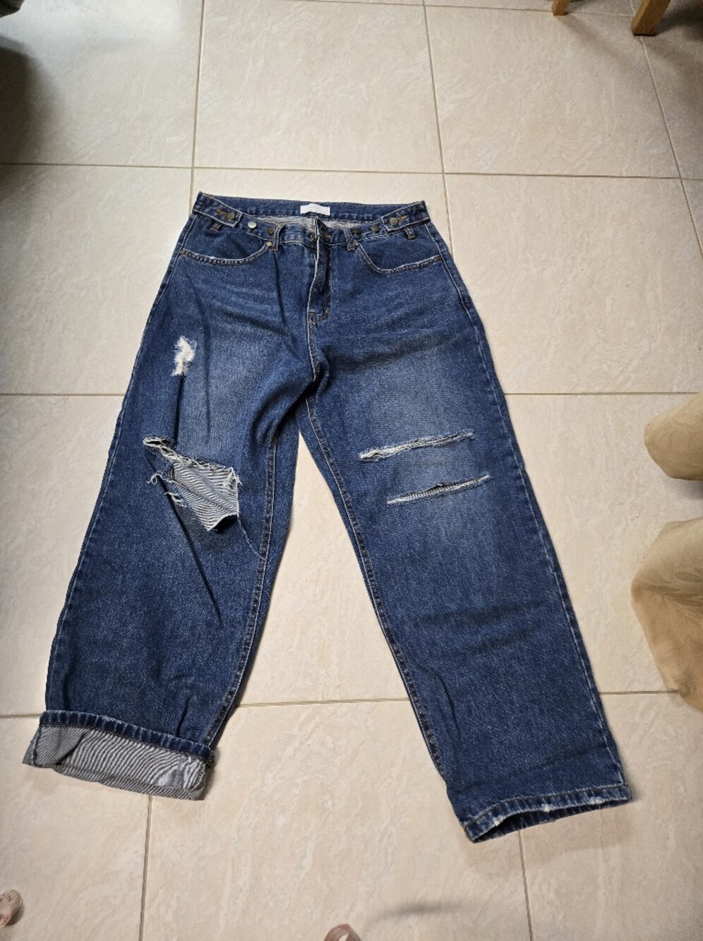 OAK + FORT Light Blue Denim Cropped Distressed Jeans